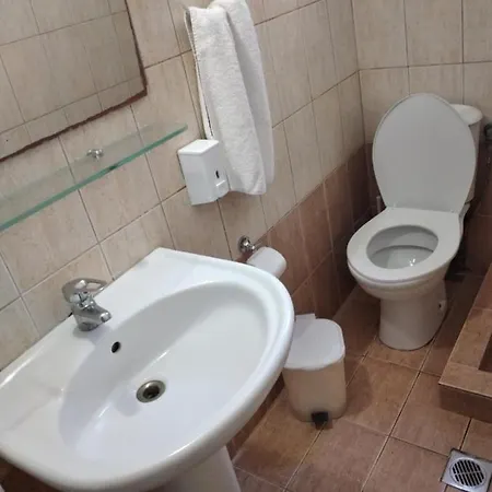 Gregory & George Case de vacanță