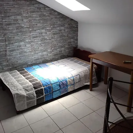 Gregory & George 펜션 *