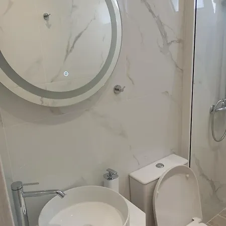 펜션 Gregory & George 하니오티