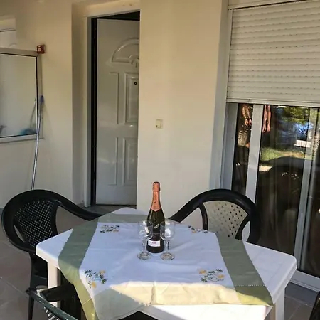 Gregory & George 펜션 하니오티