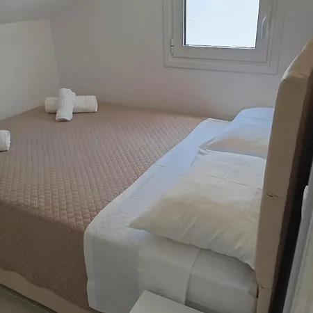 Gregory & George Ferienhaus